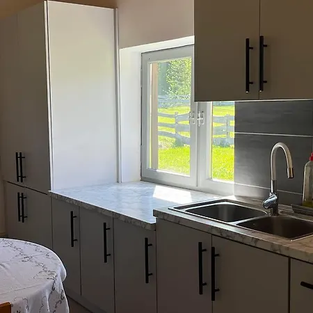 Kemp Zacisze Osmiu Stawow - The Quort Of Eight Pounds Siekierczyna