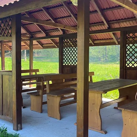 Zacisze Osmiu Stawow - The Quort Of Eight Pounds *