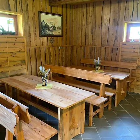 Zacisze Osmiu Stawow - The Quort Of Eight Pounds Kemping