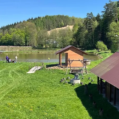 Zacisze Osmiu Stawow - The Quort Of Eight Pounds *