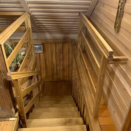 Kemp Zacisze Osmiu Stawow - The Quort Of Eight Pounds Siekierczyna