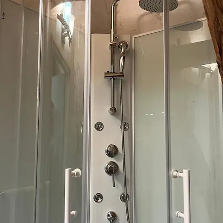 Zacisze Osmiu Stawow - The Quort Of Eight Pounds Kemp Siekierczyna