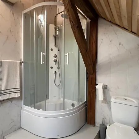 Kemping Zacisze Osmiu Stawow - The Quort Of Eight Pounds