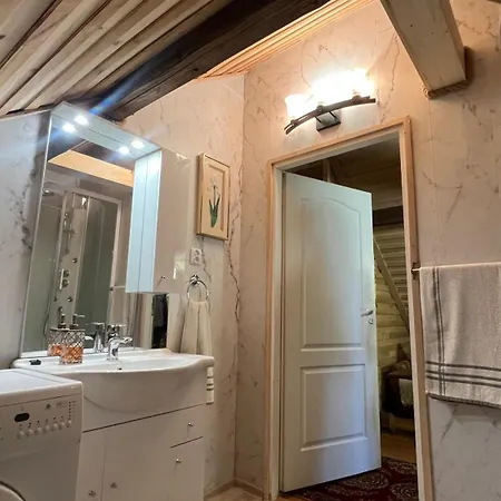 Zacisze Osmiu Stawow - The Quort Of Eight Pounds *