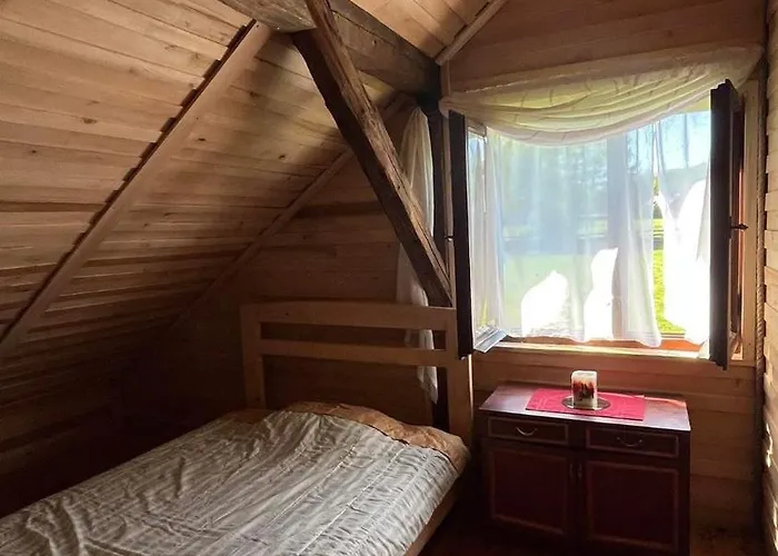 Kemp Zacisze Osmiu Stawow - The Quort Of Eight Pounds Siekierczyna