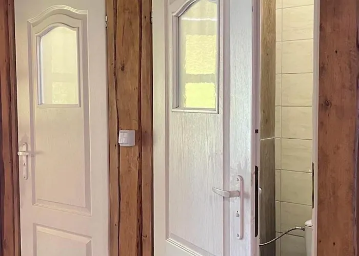 Zacisze Osmiu Stawow - The Quort Of Eight Pounds Kemp