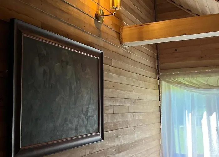 Zacisze Osmiu Stawow - The Quort Of Eight Pounds *