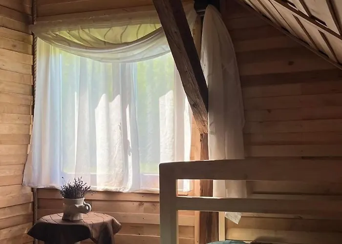 Zacisze Osmiu Stawow - The Quort Of Eight Pounds * Siekierczyna