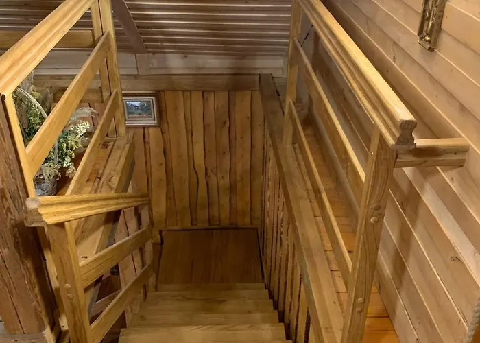 Kemp Zacisze Osmiu Stawow - The Quort Of Eight Pounds Siekierczyna