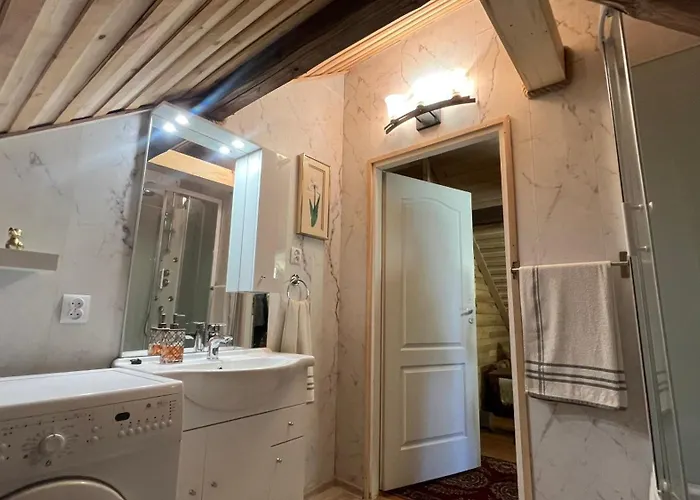 Zacisze Osmiu Stawow - The Quort Of Eight Pounds *